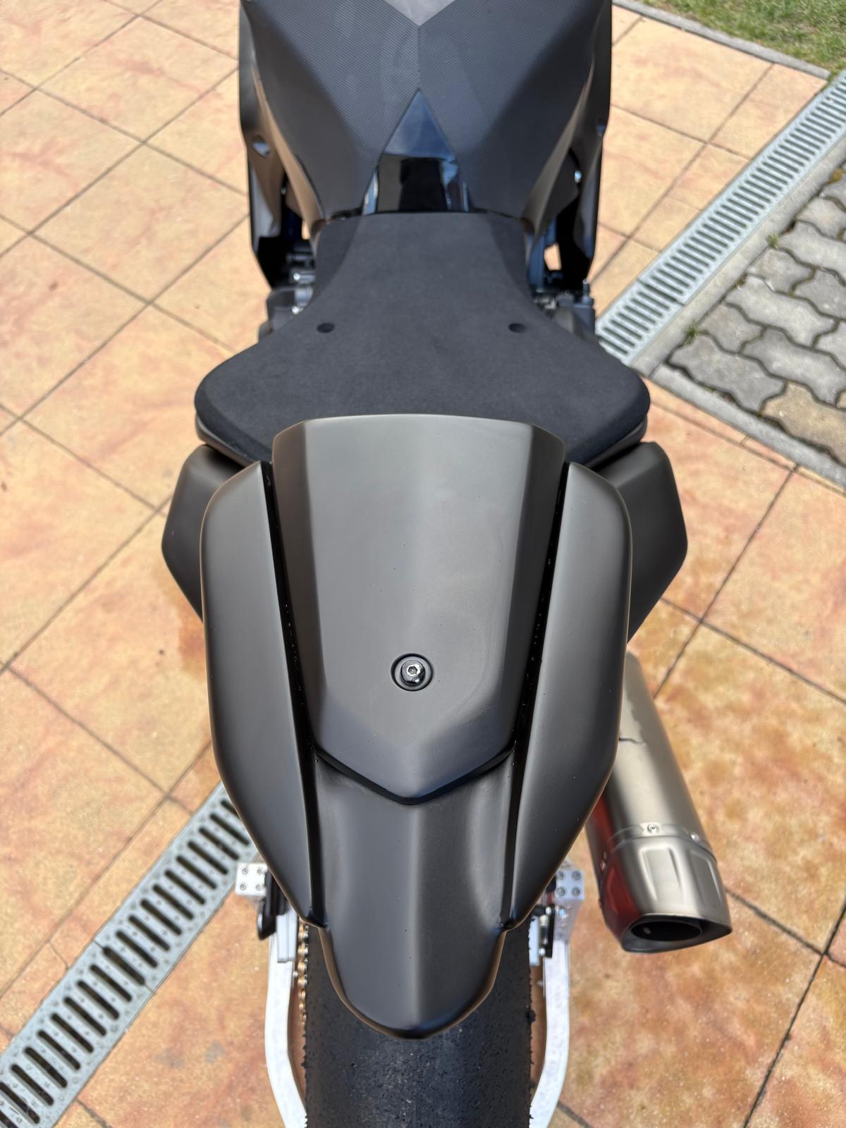 Yamaha R9 2025 - 2026 Race Fairings Kit – Complete Track Bodywork with Tank Cover