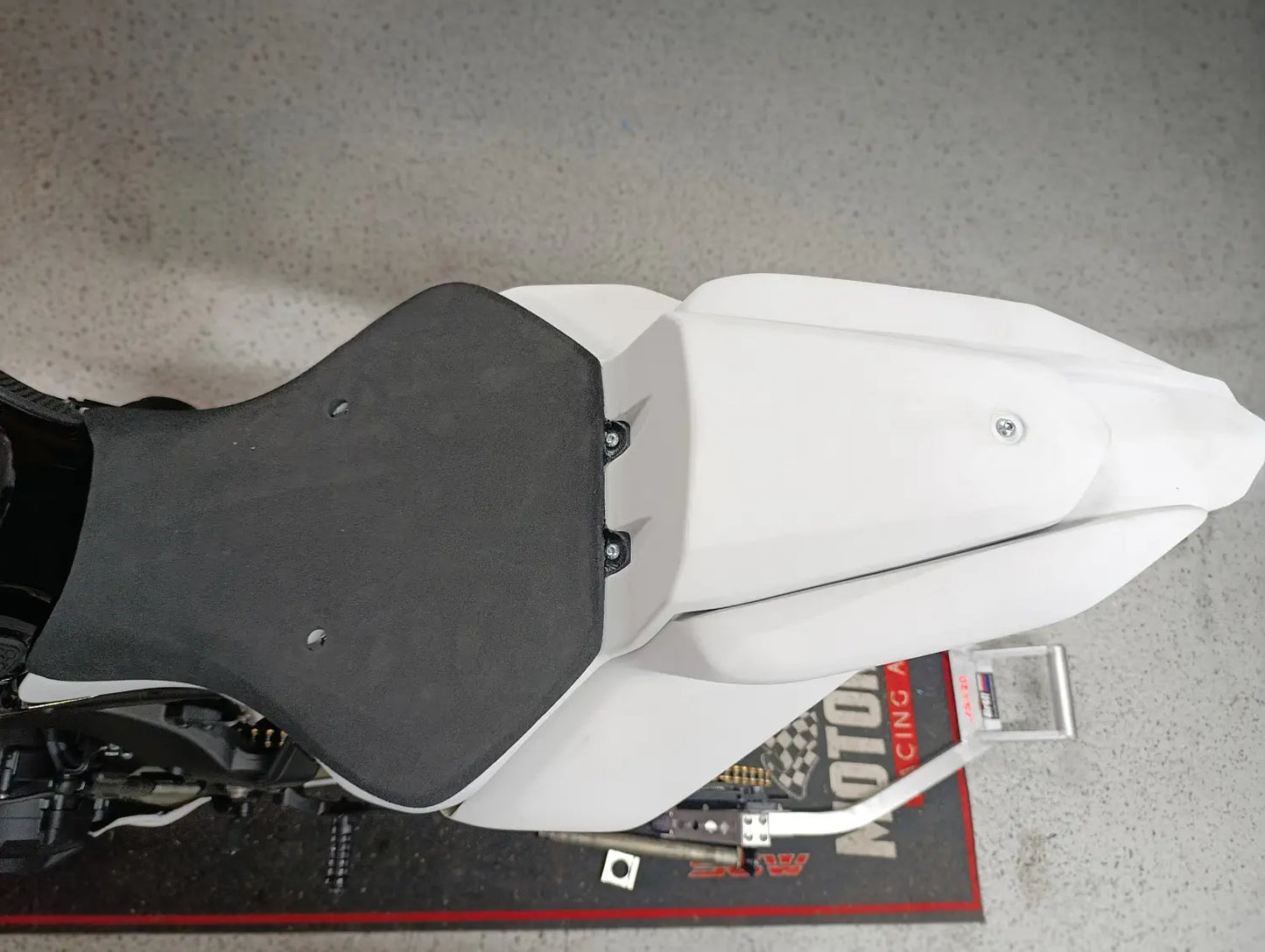 YAMAHA R9 2025 Complete set of Race fairings with Tank cover